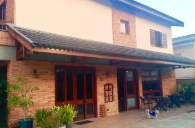 Sobrado à venda em santana de parnaíba, residencial cinco (alphaville), com 4 suítes, com 490 m²