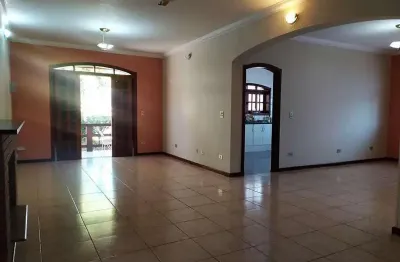 Sobrado à venda em cotia, parque paulistano, com 4 suítes, com 284.5 m²