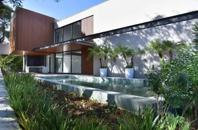 Casa à venda e para alugar em santana de parnaíba, tamboré, com 5 suítes, com 537 m², tamboré dez