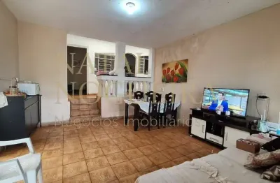 Casa de 3 quartos, à venda localizada em avenida de movimento próximo ao shopping prado em jardim dos oliveiras - campinas sp.