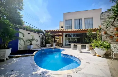 Casa com 3 suítes e piscina, 290 m², para alugar por R$ 6.800,00