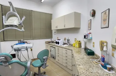 Sala comercial com consultório odontológico completo  com 2 vagas de garagem