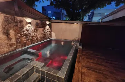Lindo sobrado com piscina e churrasqueira / 5 dormitórios sendo 3 suítes no bairro doboqueirão 230m²