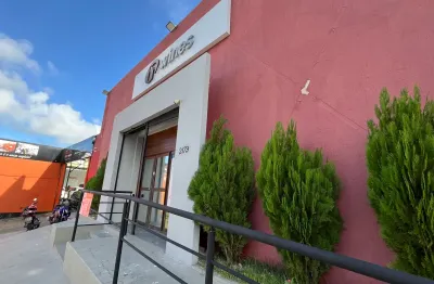 Loja comercial em candelária medindo 20 por 30 ideal para qualquer comércio