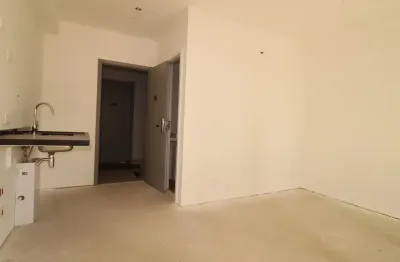 Studio em condomínio completo, localizado na chácara klabin, bairro de valorização constante, com infraestrutura de serviços e comércio,hipermercados e supermercados, padarias,restaurantes,bancos, far