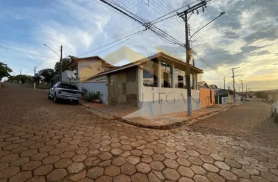 Casa em arandu-sp!  4 quartos, 2 cozinhas | varanda c/ vista | casa de esquina