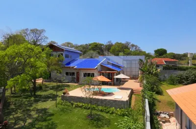 Casa em chácara 1000m² c/ piscina, placa solar e suíte master c/ vista | porteira fechada!