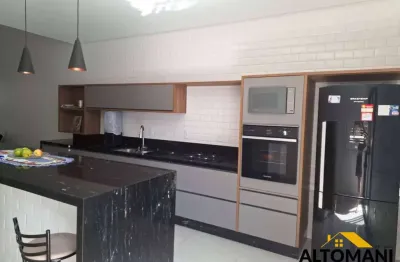 Casa com 3 Dormitórios,1 Suite c/Closet - Condominio Golden Park