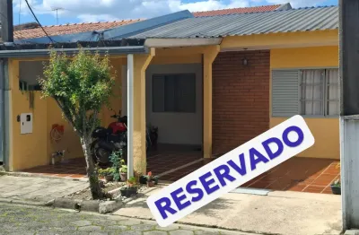 Excelente casa terrea  em cond fechado com uma otima localizaçao