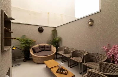 Lindo sobrado duplex com garden em condomínio fechado no uberaba