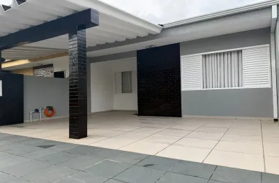 Casa terrea  com 03 quartos sendo 01 suite em condominio fechado totalmente reformada