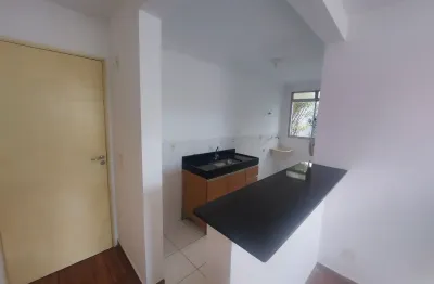 Apto no térreo, 02 dormits, sala, cozinha, banheiro e 01 vaga fixa e livre