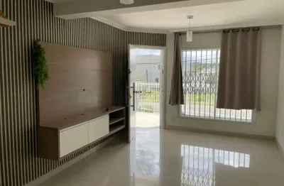 Excelente sobrado para locação, com 4 dormitórios e 4 vagas de garagem, imóvel sozinho no terreno. localizado no bairro abranches, curitiba – pr.