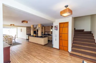 Casa de condomínio fechado em são josé dos pinhais com 302m², 5 quartos ( sendo 1 suíte ) e 4 vagas - pedro moro - são josé dos pinhais - pr