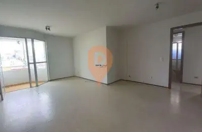 Apartamento centro, 3 banheiros, 9º andar, 1 vaga coberta e livre.