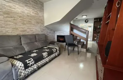 Sobrado em condomínio fechado no bairro fanny com 109m², 3 dormitórios ( sendo 2 suíte ) e 1 vaga - fanny - curitiba - pr