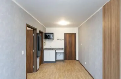 Apartamento de 1 dormitório, semi-mobiliado, com elevador panorâmico, 1 vaga livre e coberta;  portaria 24 horas no Juvevê/ Centro Cívico - Curitiba, PR