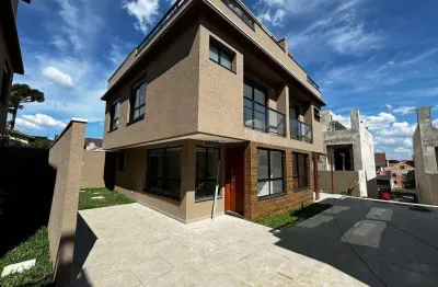 Sobrado triplex com terraço, 3 quartos e 2 vagas de garagem para alugar no tingui, curitiba – pr