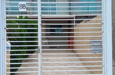 Sobrado com 2 suítes para Venda no bairro Santa Regina em Camboriú