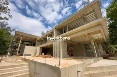 Casa com área toral de 993 m². 5 suítes à venda no condomínio quintas do sol