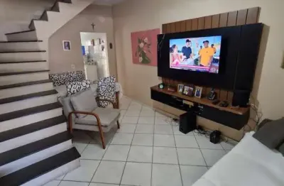 Sobrado à Venda, Jardim Santana (Vicente de Carvalho), Guarujá, SP