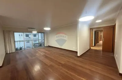 Rua Jesuíno Arruda, primeira quadra, andar alto, 214m2, 4 dormitórios, 2 vagas de garagem, lazer completo.