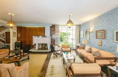 Casa espaçosa com 4 quartos na Vila Olimpia / Jd. Novo Mundo, São Paulo