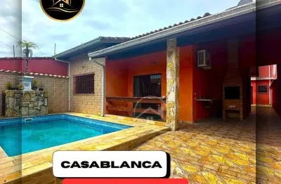 Ótimo imóvel bem localizado com piscina na cidade de peruíbe.