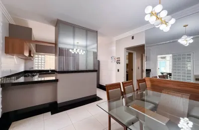 Linda e ampla casa estilo sobrado no bairro martins com área gourmet