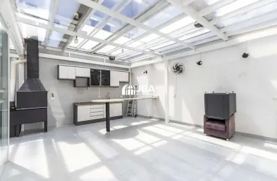 Casa com 3 quartos para alugar na Rua Gabirobas, 32, Uberaba, Curitiba