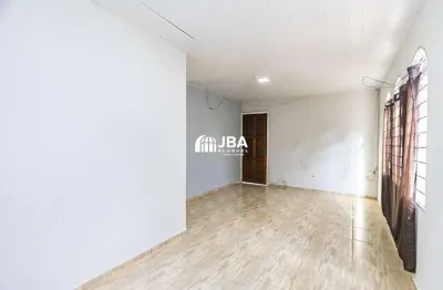 Casa com 3 quartos para alugar na Rua Trofi André Aquim, 81, Uberaba, Curitiba