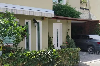 Casa Semi-Mobiliada | 3 Quartos | 1 suite | 2 Vaga | 134m² Priv | São Lourenço -  Curitiba/PR