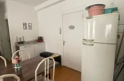 Apartamento com 2 dormitórios e condomínio com ampla área de lazer