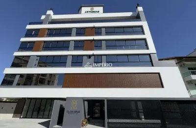 Refúgio dos sonhos: cobertura exclusiva com vista maravilhosa pra o mar.
