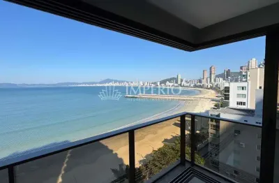 Apartamento pé na areia com 4 suítes no george vi canto da praia itapema sc