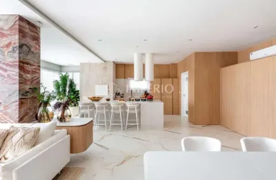 Showroom 4 Suítes Frente Avenida no Villa Maiorca em Meia Praia Itapema SC