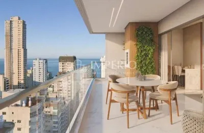Apartamento Frente 2ª Avenida com 3 Suítes no Residencial Santiago em Meia Praia  Itapema SC