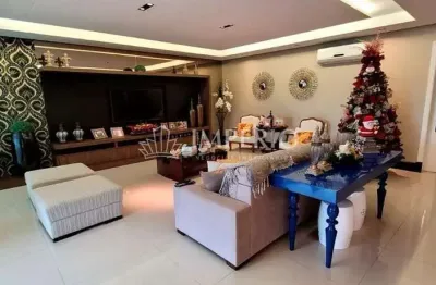 Apartamento 5 Suítes com 3 Vagas de Garagem no Imperial Palace Meia Praia Itapema