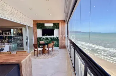 Apartamento Decorado à Beira-Mar com 4 Suítes em Meia Praia Itapema SC