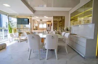 Apartamento Mobiliado com 3 Suítes a 60m da Avenida Principal em Meia Praia Itapema