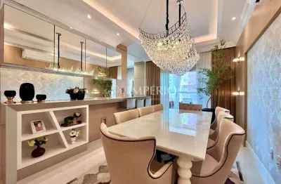 Apartamento com 4 Suítes na Quadra do Mar em Meia Praia Itapema