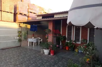 Vende-se excelente casa na praia das palmeiras (lado pista) - próximo a rodovia e comércios da região
