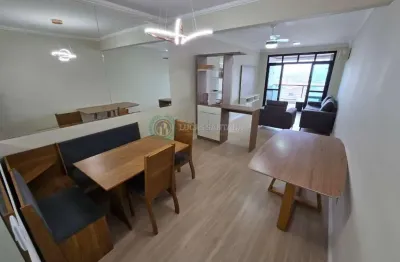 Apto 2 dormitórios sendo 1 suíte, vista mar, mobiliado, 2 vagas de garagem, lazer no prédio, prédio frente mar, zona 1