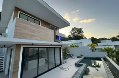 Casa à venda em alphaville i salvador r$ 3.690.000,00 reformada, piscina com área gourmet, 4 suítes, closet!