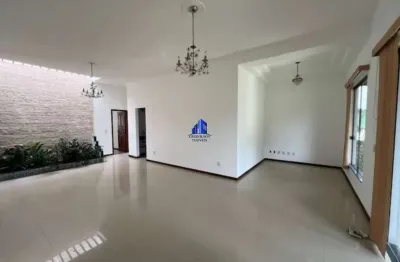 Casa à venda em alphaville litoral norte i r$ 1.380.000,00 térrea, oportunidade, 3 suítes, gabinete, armários!