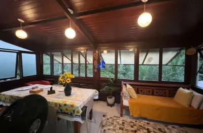 Casa à venda patamares r$ 2.000.000,00 colina b1, 5 quartos sendo 3 suítes, casa 225 m², energia solar!