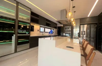 Casa a venda alphaville i salvador, porteira fechada, r$ 7.900.000,00 decorada, 5 suítes, piscina, área gourmet, cinema, elevador, academia privativa!