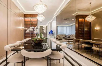 Casa à venda em alphaville ii salvador, r$ 8.900.000,00, decorada, 4 suítes, 4 closets, piscina, espaço gourmet, energia solar para toda casa!