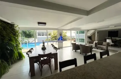 Casa à venda em alphaville i salvador, r$ 4.000.000,00, maravilhosa, 4 suítes, piscina com raia de 11 metros e prainha,terreno 1.036 m², casa 445 m²!