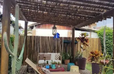 Casa à venda condomínio quatro rodas r$ 1.680.000,00 espaço gourmet, 4/4 sendo 3 suítes, jardim com gazebo, quintal, varanda.